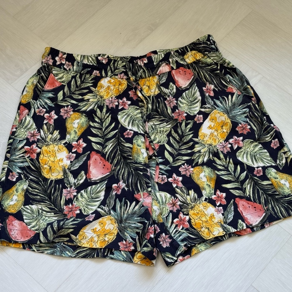 J.Jill Fruit Print Elastic Waist Shorts with Pockets!!